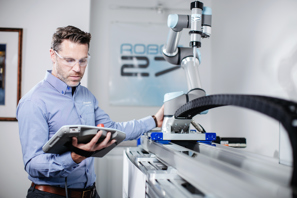 RARUK AUTOMATION TO OFFER COLLABORATIVE 7TH AXIS FROM THOMSON