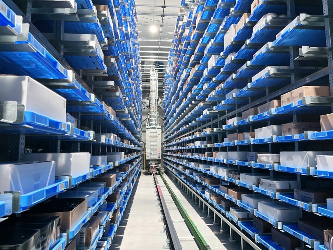 Deep-freeze storage and retrieval runs  on barcode positioning – even at -30°C